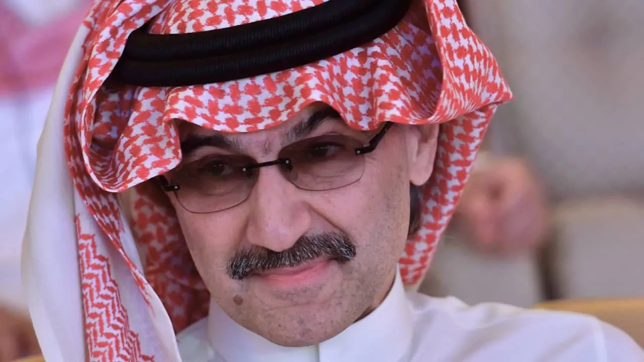 عاجل: تسريبات مثيرة حول مفاوضات الوليد بن طلال للاستحواذ على نادي الهلال عبر صندوق الاستثمارات!