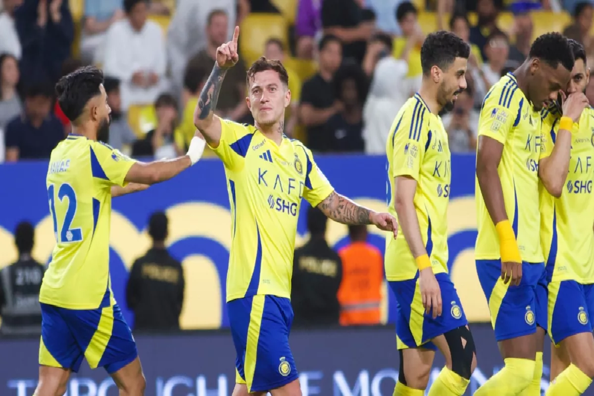 زلزال يضرب نادي النصر: نجم الفريق يلوح برحيل مفاجئ