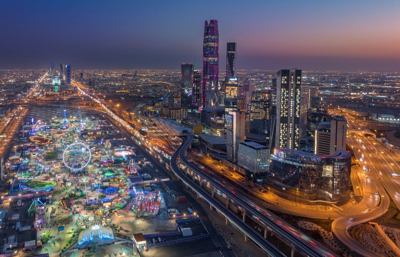 نمو ملحوظ في القطاع غير النفطي السعودي خلال أغسطس وزيادة غير مسبوقة في التوظيف