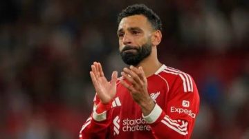 صلاح يكشف عن تحديات التأقلم مع زميله الجديد ويروي لحظات بكائه في تصريحات مفاجئة