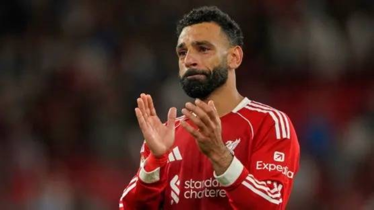 صلاح يكشف عن تحديات التأقلم مع زميله الجديد ويروي لحظات بكائه في تصريحات مفاجئة