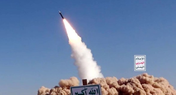 صواريخ يمنية تستهدف إسرائيل تسقط في الأراضي السعودية