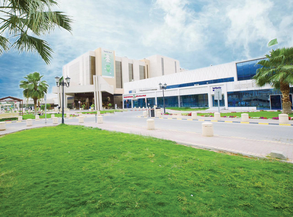 جريدة الرياض: تقنية الأشعة التداخلية تنقذ حياة مريض بمساعدة الإيمان