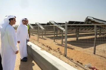 سعيد الطاير يزور مجمع محمد بن راشد للطاقة الشمسية لمتابعة سير العمل