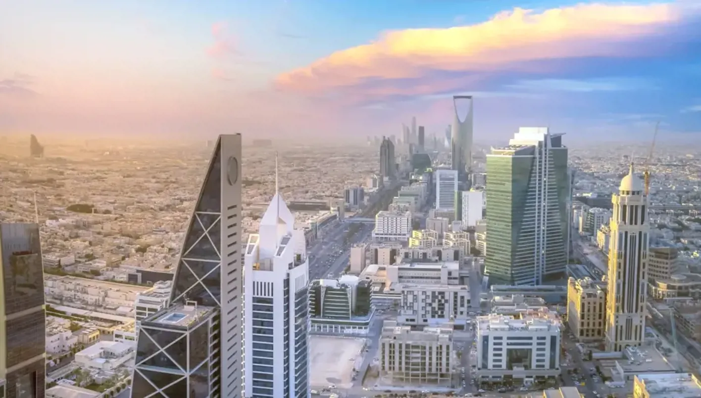 تباين جذري في سوق العقارات السكنية بالسعودية: انخفاض في الرياض وازدهار في جدة والمدن المقدسة