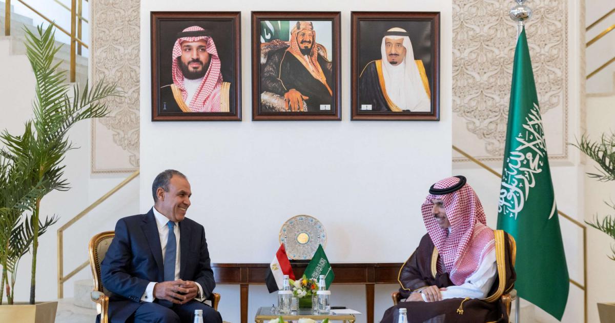 السعودية تعلن دعمها القوي لمصر ضد مخططات تهجير الفلسطينيين