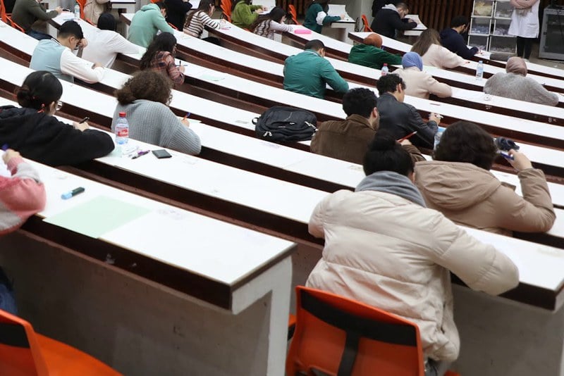 طلبة ماستر يعبرون عن غضبهم بعد إلغاء نتائج المباراة