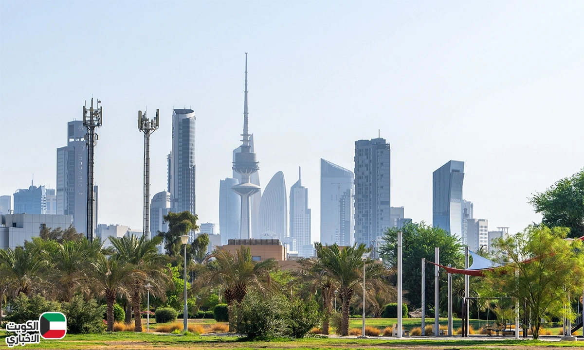 طقس الكويت اليوم الجمعة.. أجواء حارة نهارًا ومائلة للبرودة ليلًا في عطلة نهاية الأسبوع